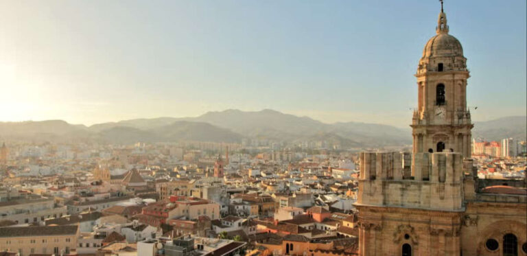 Qué hacer en Málaga: actividades imprescindibles para descubrir la ciudad Panorámica de Málaga